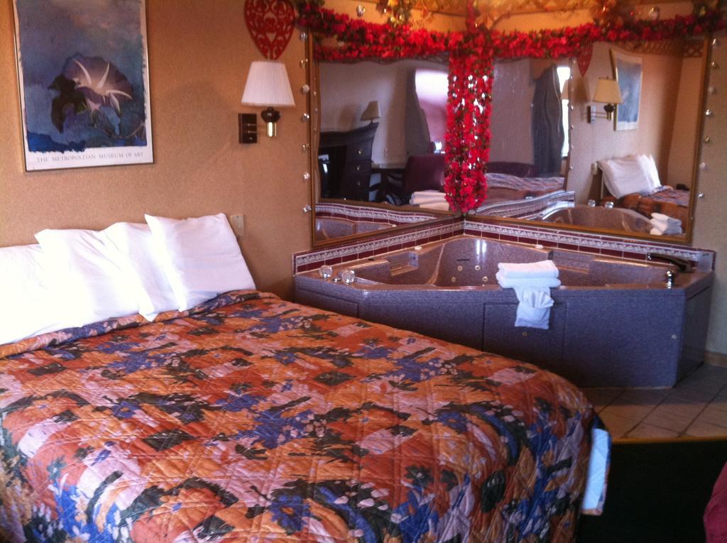 Northgate Inn Saginaw Bagian luar foto